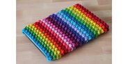 2015-03-22 Rainbow Bobble Table Sleeve (1)