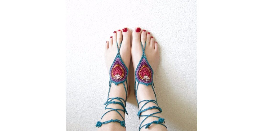 2014-08-15 Barefoot Sandals Peacock Style (1)