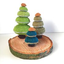 2015-12-07 Crochet Christmas Trees 1