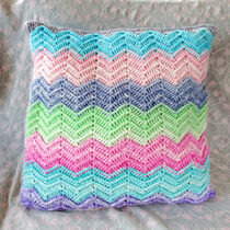 2015-05-24 Textured Chevron Cushion