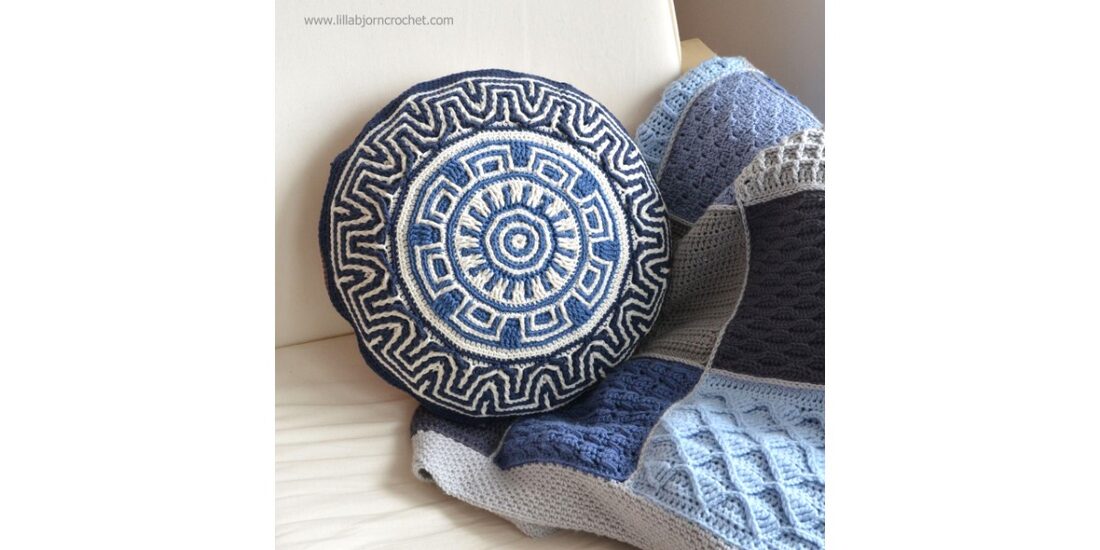 2017-01-27 Labyrinth Mandala Pillow 2