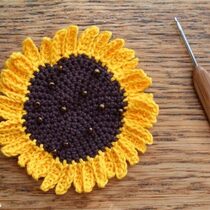 2014-08-30 Crochet Sunflower Applique