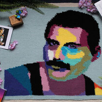 2019-02-13 Crocheting Freddy Mercury 1