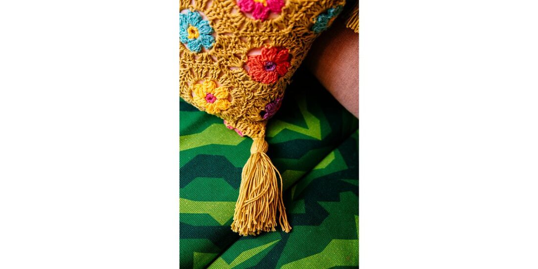 2020-03-23 Round and Round The Garden Cushion 3