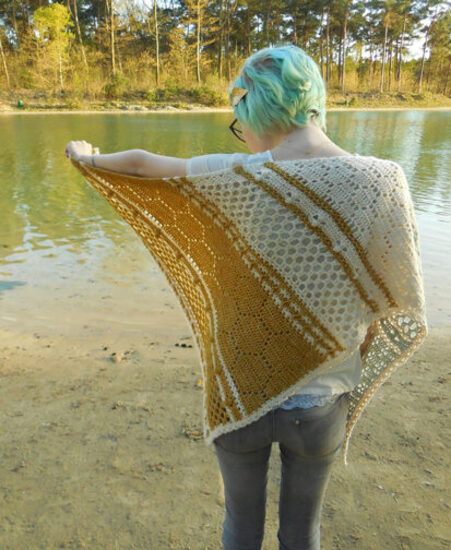 2017-05-12 Hotel of Bees Shawl 4