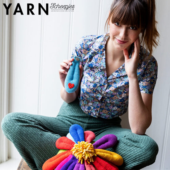 Loves Me Loves Me Not Flower Nienke Jongstra Scheepjes Bookazine YARN 11 Macro Botanica (4)