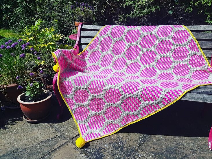 2019 Neon Fizz Throw 1