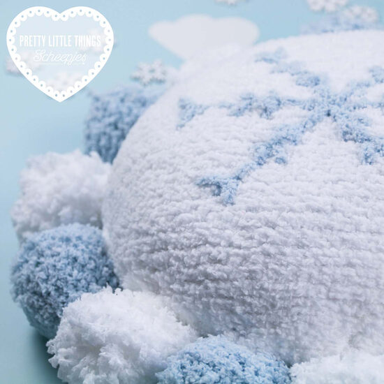 Snowflake-Fluff-Cushion_01