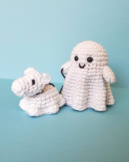 ghost-walking-dog-amigurumi-3