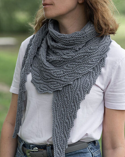 Curly_Branches_Shawlette_1_medium2 (2)