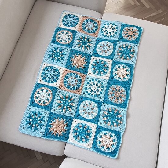 Fonaltunder-Snowflake-Blanket-009