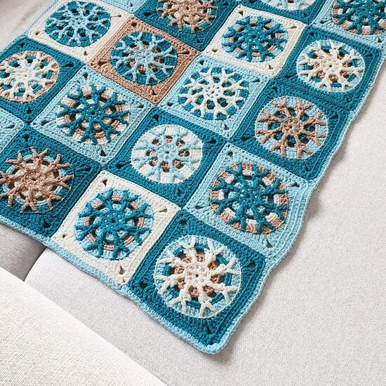 Fonaltunder-Snowflake-Blanket-004