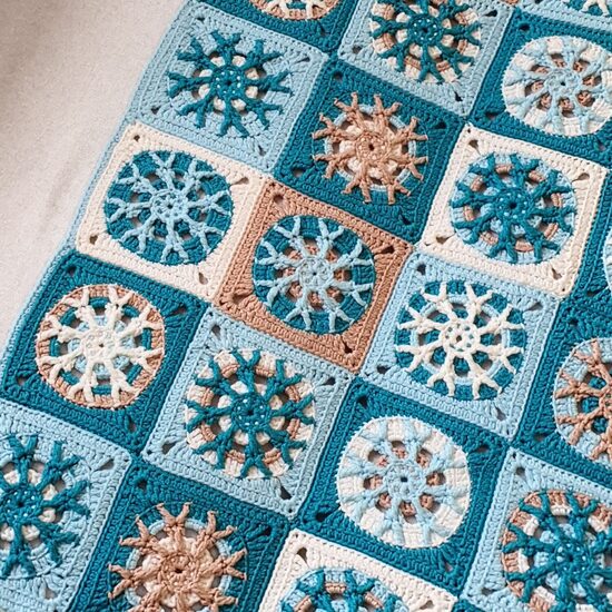 Fonaltunder-Snowflake-Blanket-005