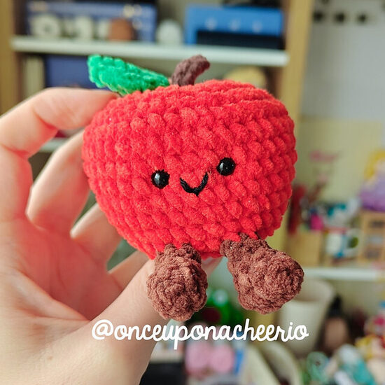 jellycat-amigurumi-apple-3_medium2