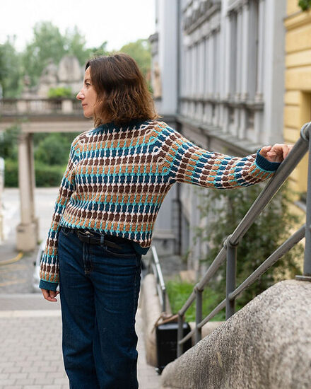 Brick_sweater_2_medium2